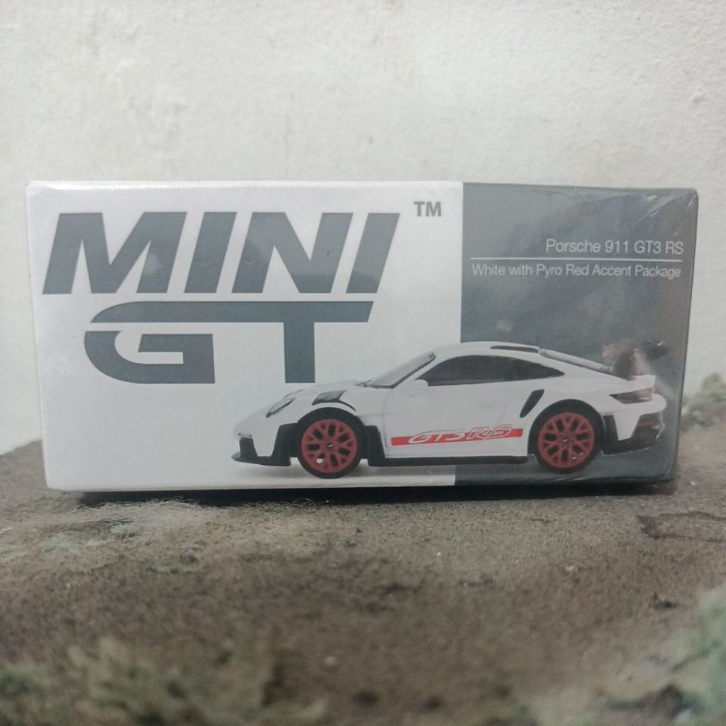 Mini GT//630 Porsche 911 GT3 RS White with Pyro Red Accent Package - Free Protektor