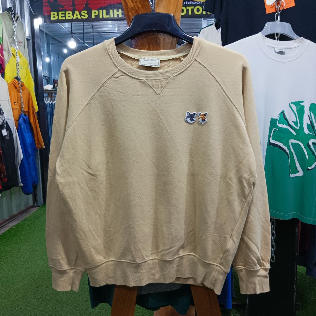 crewmwck MAISON KITSUNE boxy size XL casual bagus ORIGINAL made in Portugal