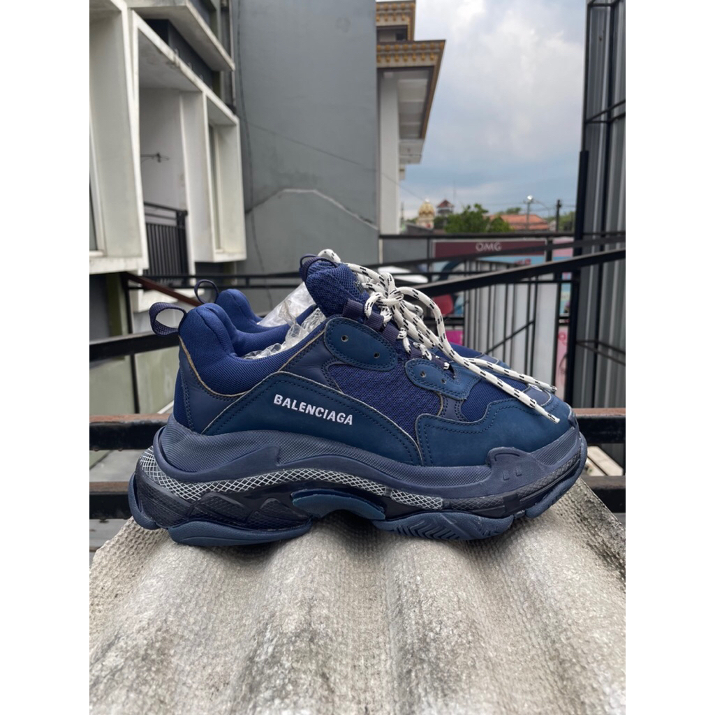 sepatu balenciaga tripel s size 42/27,5cm second