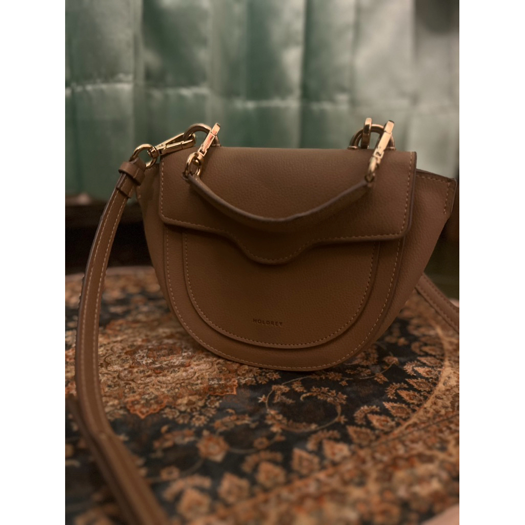 Preloved Holdrey