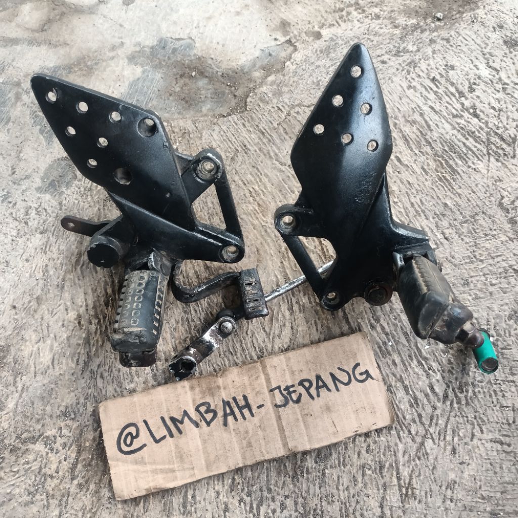Footstep postep depan cbr 150 old thailand / Minerva original second