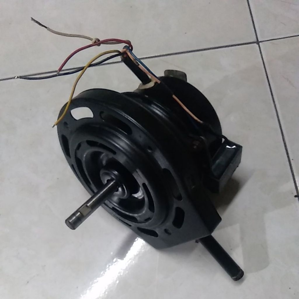 dinamo kipas Maspion 18 inch
