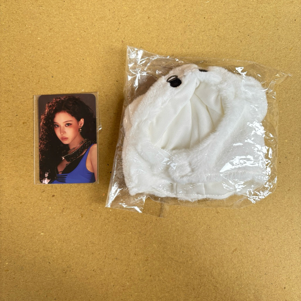 jikjik lightstick cape photocard winter aespa dirty work official