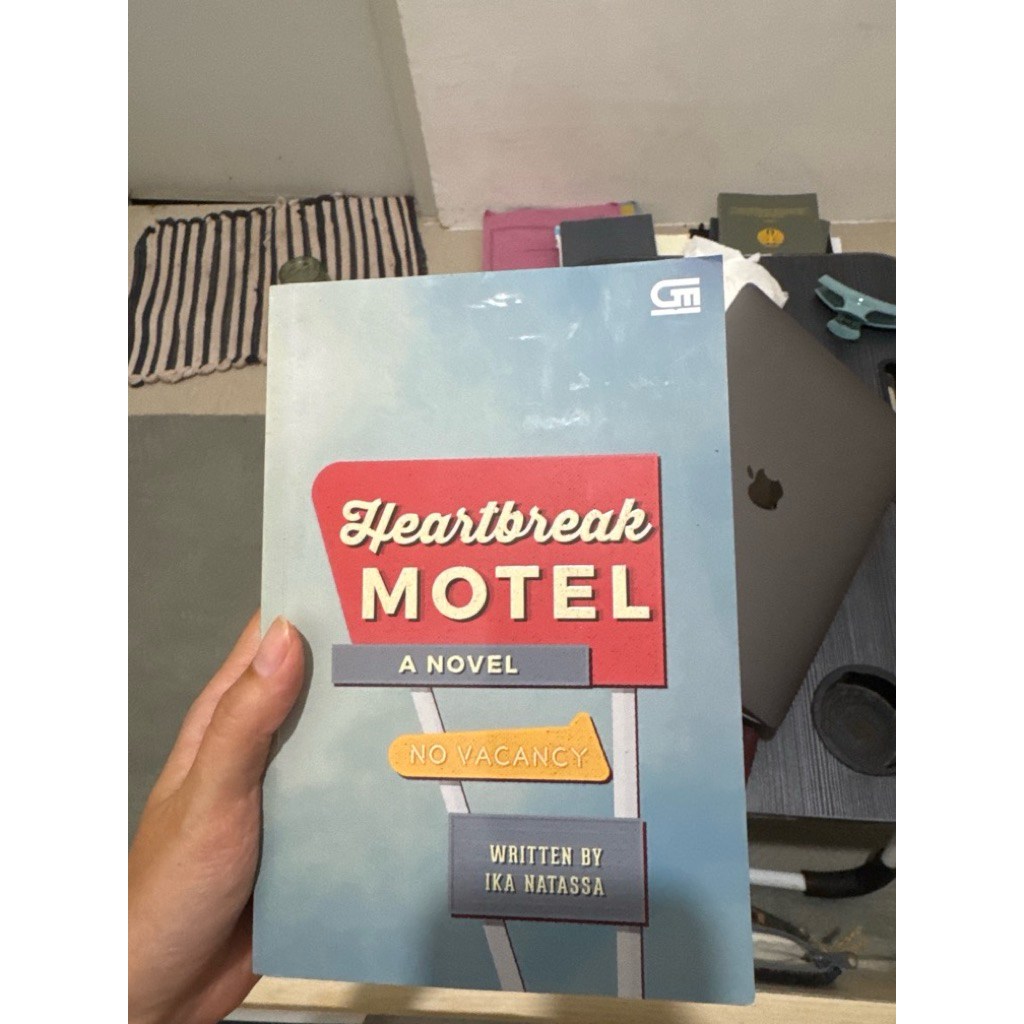HeartBreak Motel - Ika Natassa