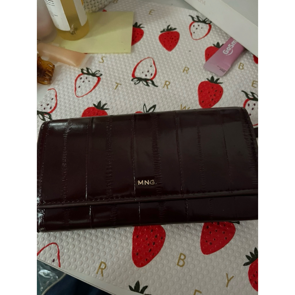 dompet mango