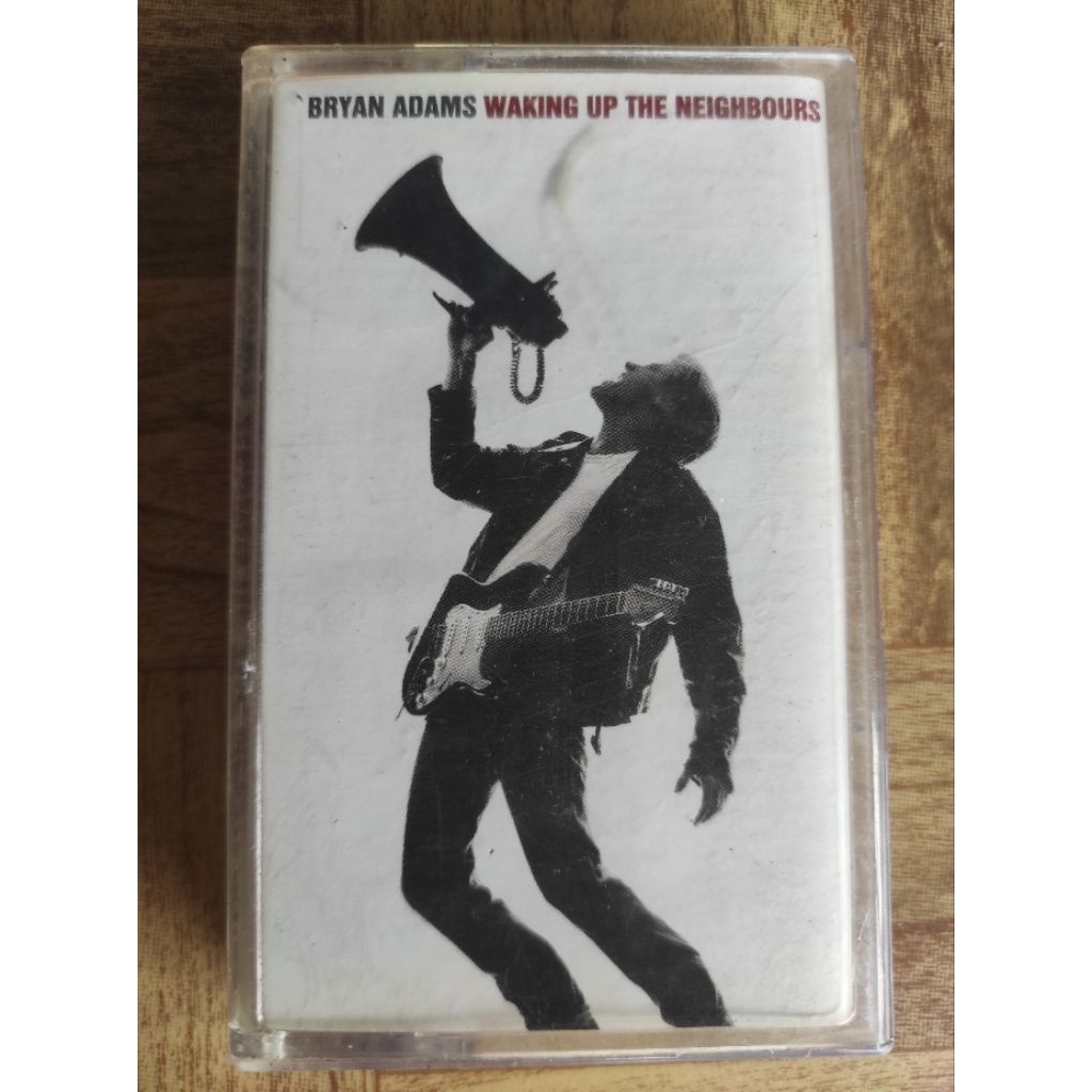 kaset pita BRYAN ADAMS "waking up the weighbours"