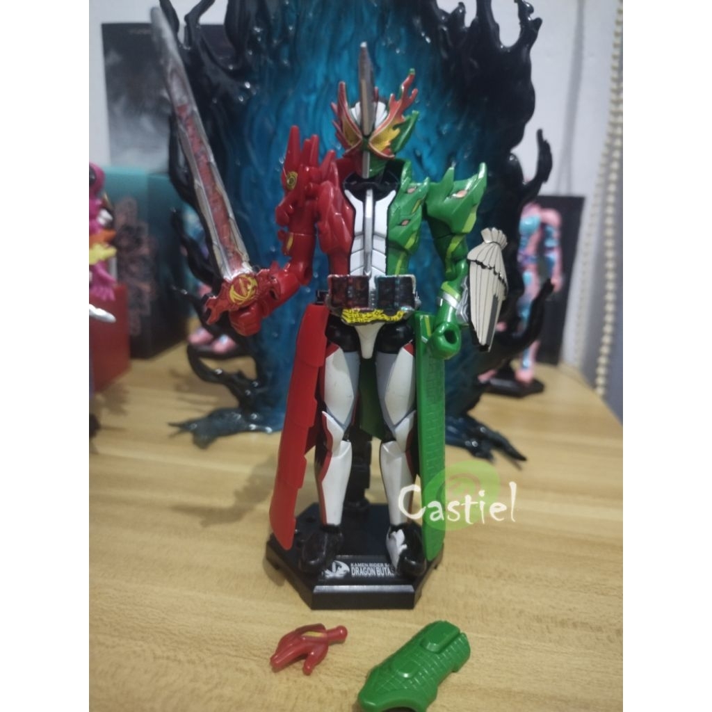 sodo Kamen rider saber dragon butasan