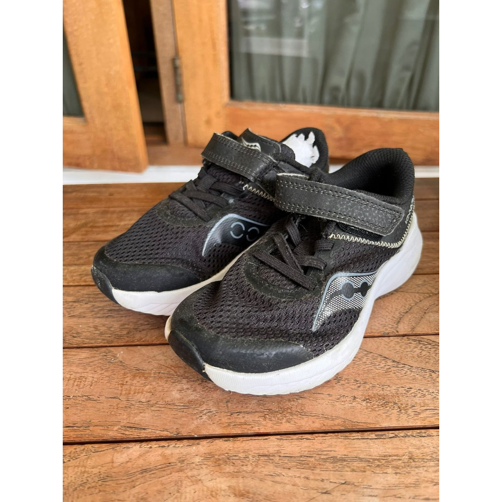preloved saucony dan sandal havaianas anak original