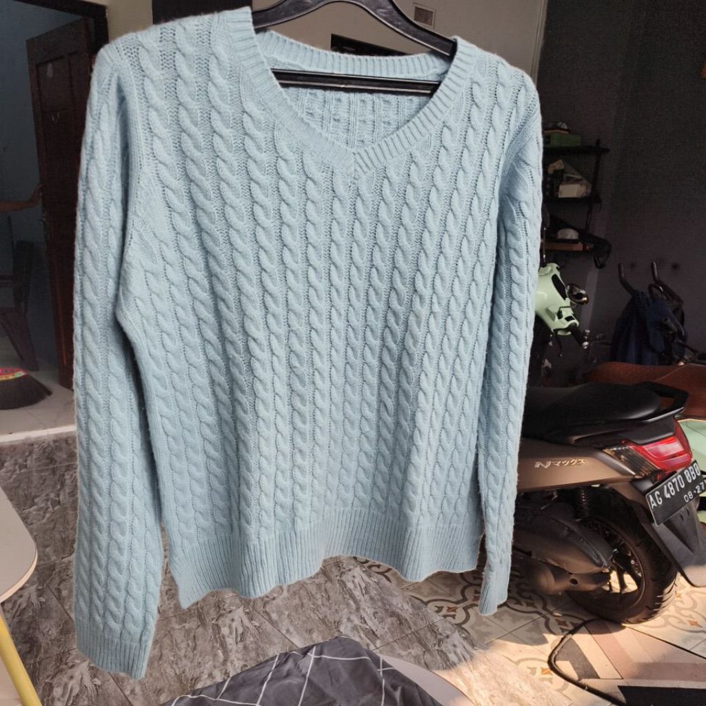 PRELOVED RAJUT KEPANG CABLE KNIT