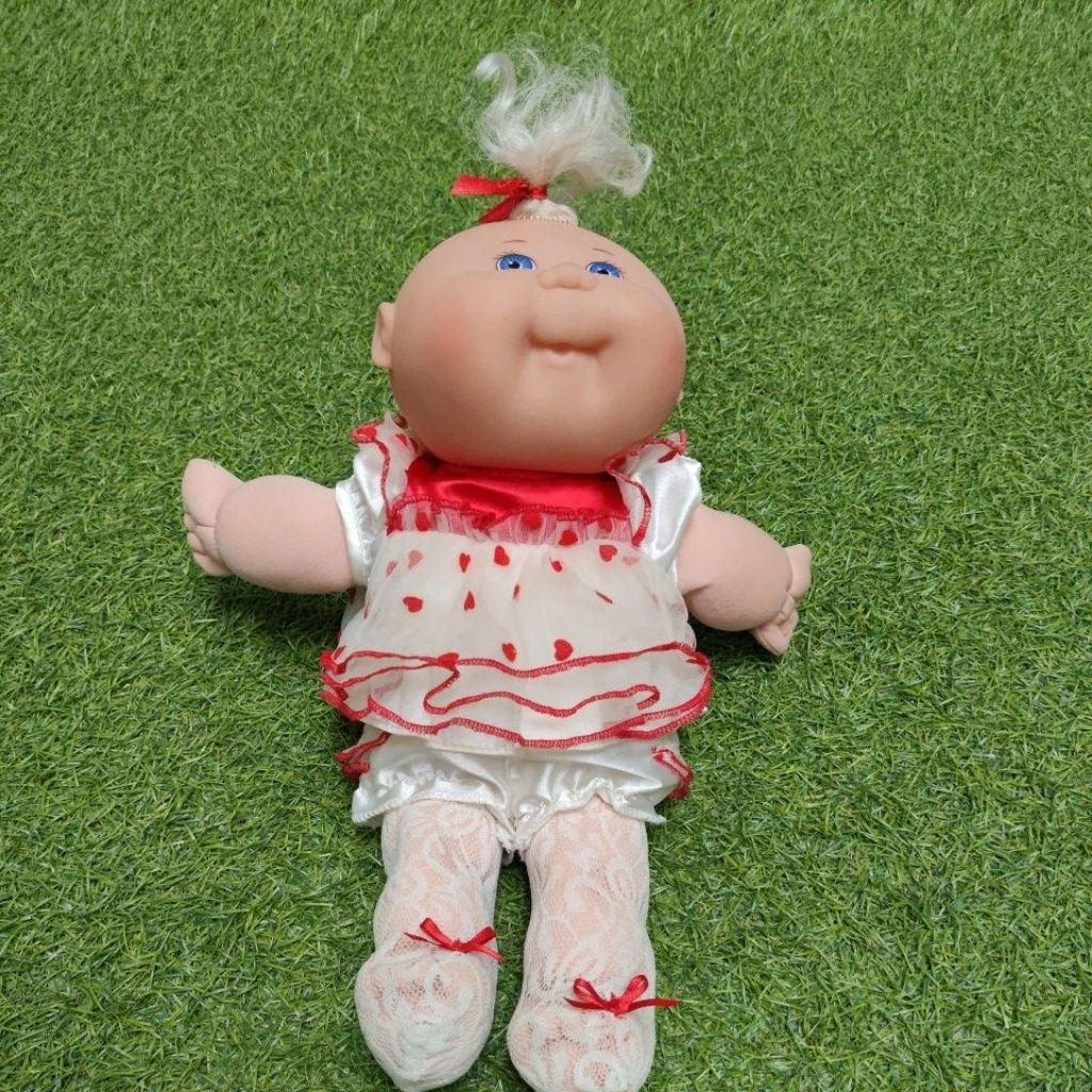 Boneka Red & White GownCPK Cabbage Patch Kids Blue Eyes Size 32 cm - hadiah ulang tahun