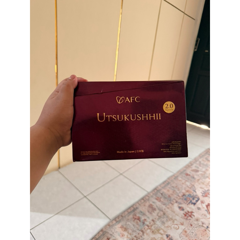 utsukushhii gold hikari suplemen makanan eceran