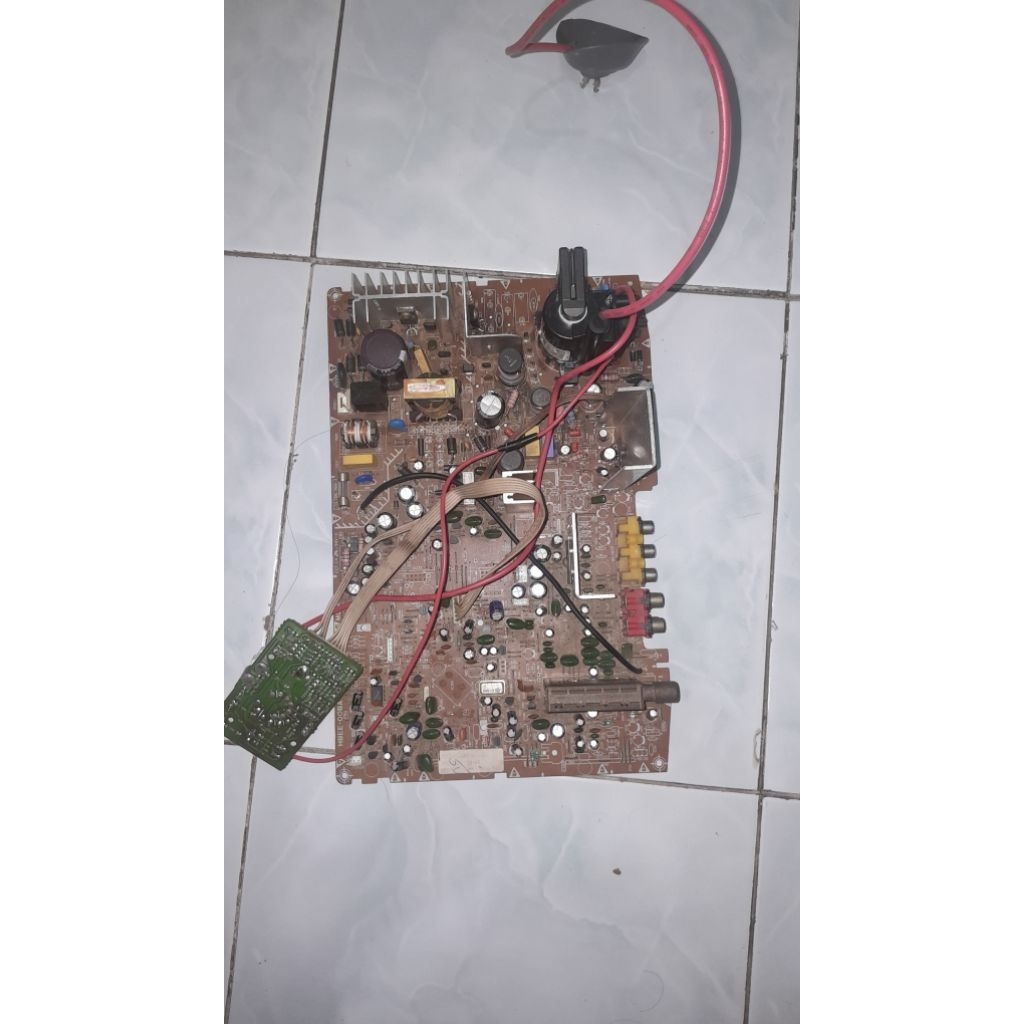 Mesin TV Polytron Slim 21 Inch gembling