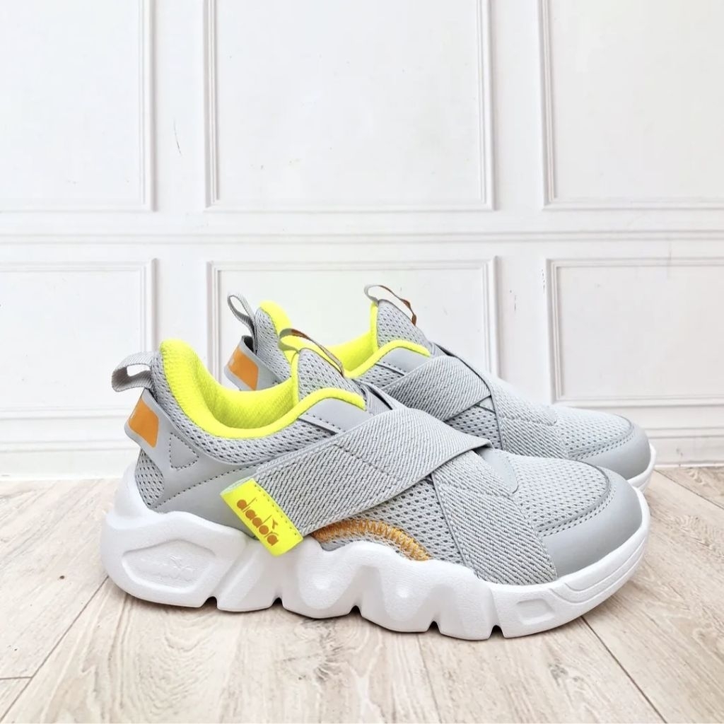 Sepatu Anak DIADORA Pero Jr 100% Original Resmi (Size 32 & 35)