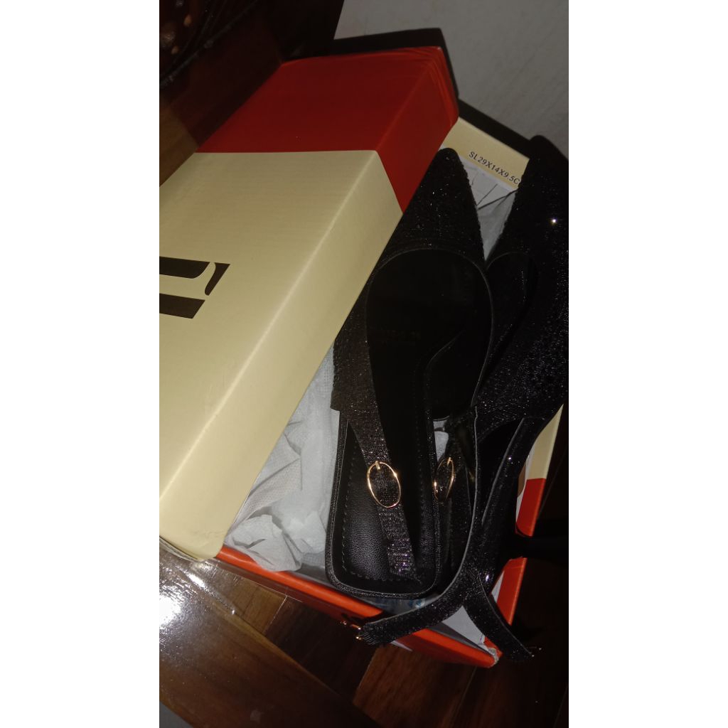 Preloved Heels Lawrensia Octavia