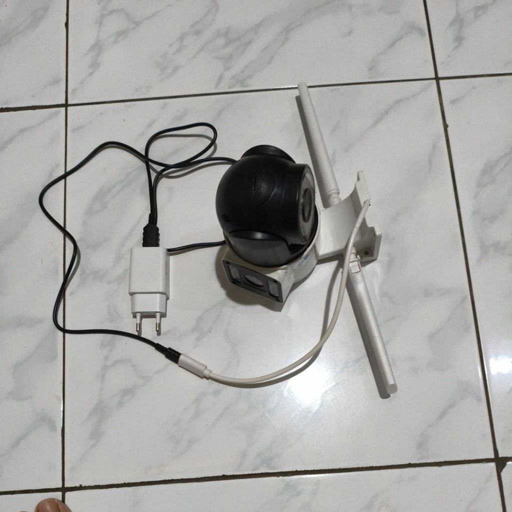 cctv outdoor 4G dual kamera bekas cuman dipakai 1 bulan