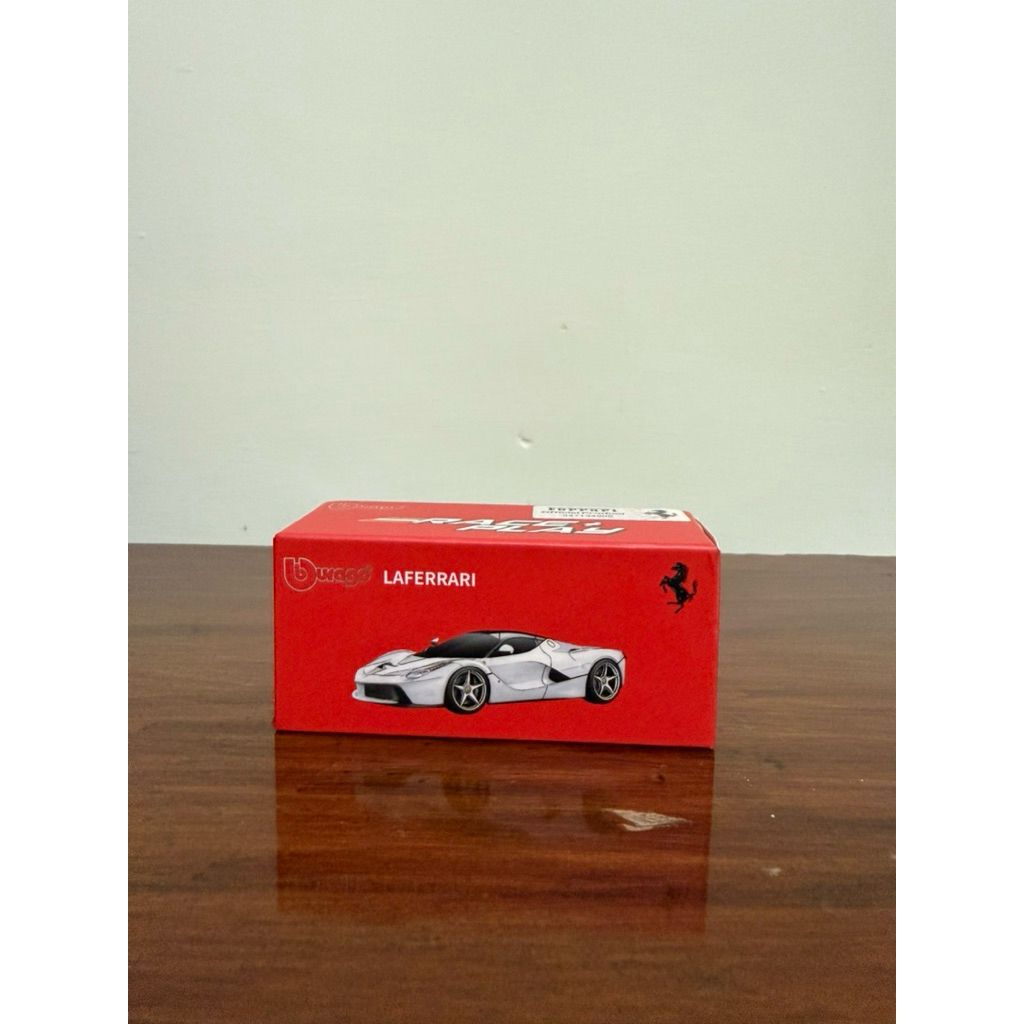 Bburago 1:64 Ferrari LaFerrari White