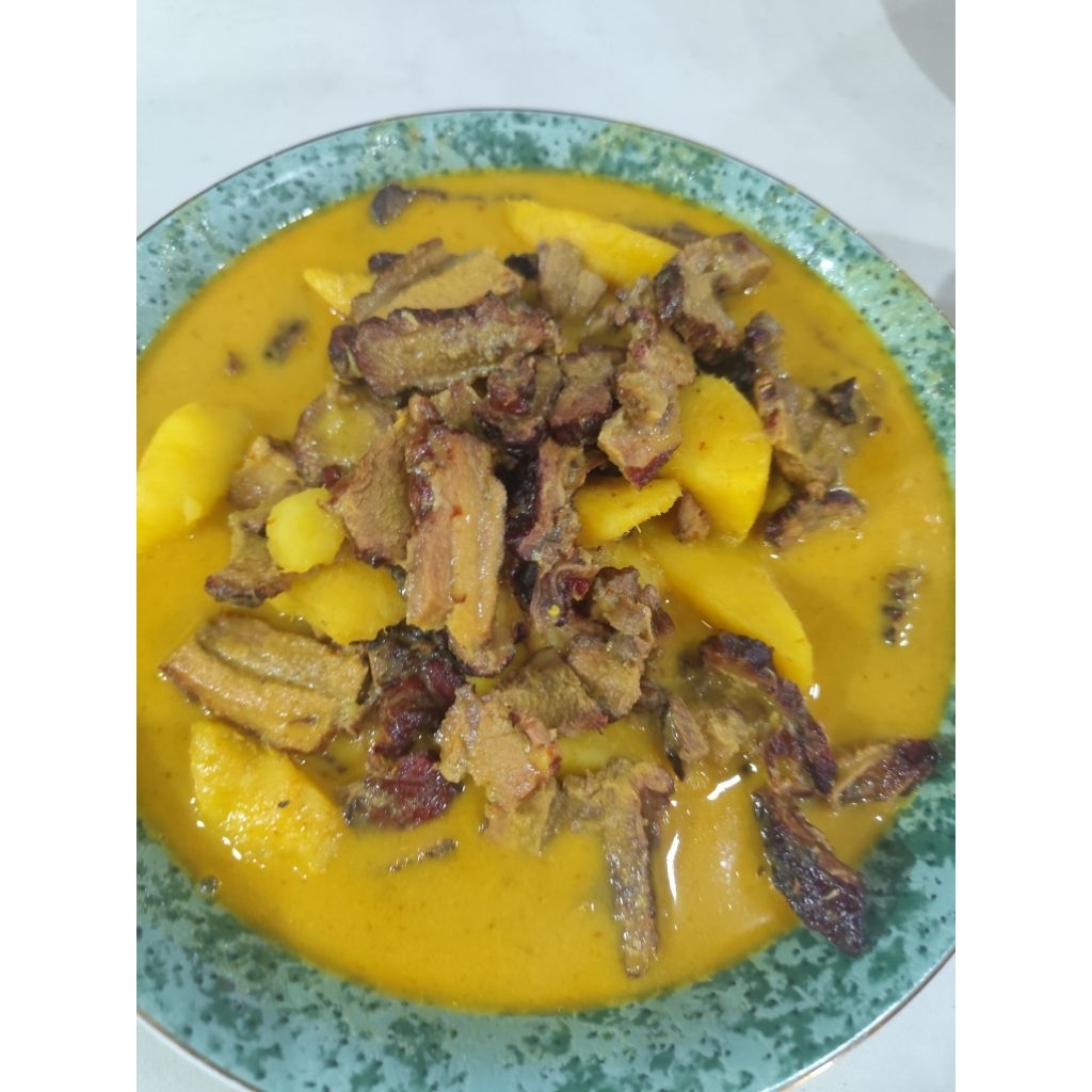 Gulai babi hutan  asap / san chu pu / masakan kalimantan