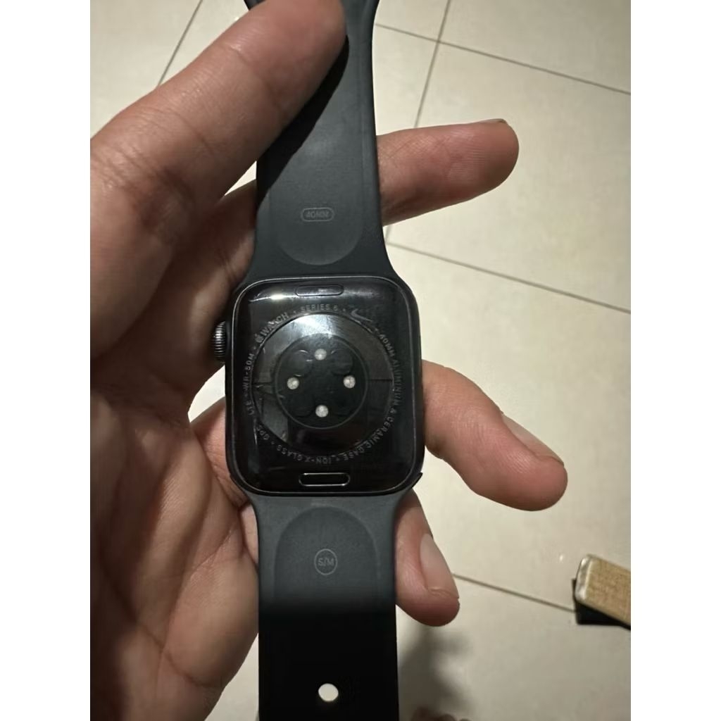 Apple Watch Series 6 40mm Spaceblack GPS + LTE Nike Edition Mulus