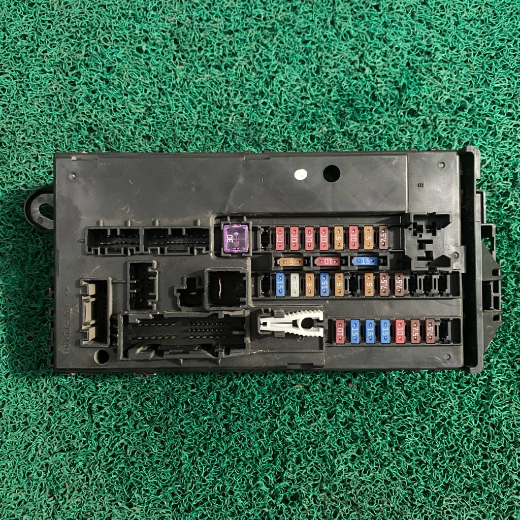 SPAREPART MOBIL COPOTAN - FUSE BOX RUMAH SIKRING SEKERING TOYOTA CALYA DAIHATSU SIGRA 82600-BZ650