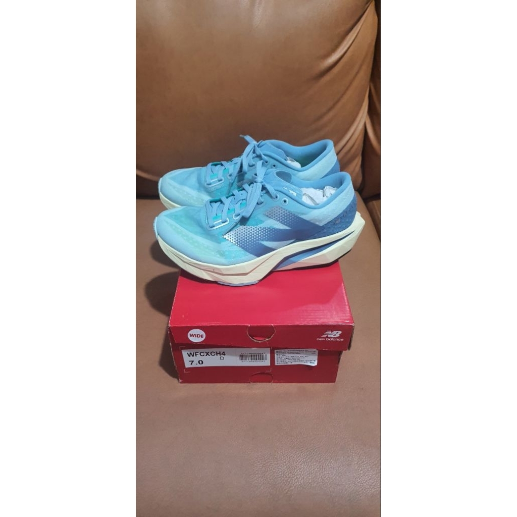 New Balance FuelCell Rebel V4 Tipe Wide, Preloved