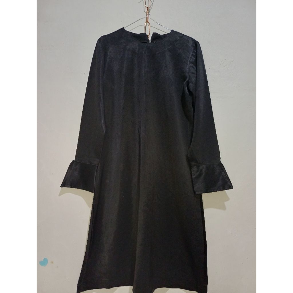 COD Tunik Hitam Polos Bahan Bagus (Ld 94) No Minus, Zipper belakang