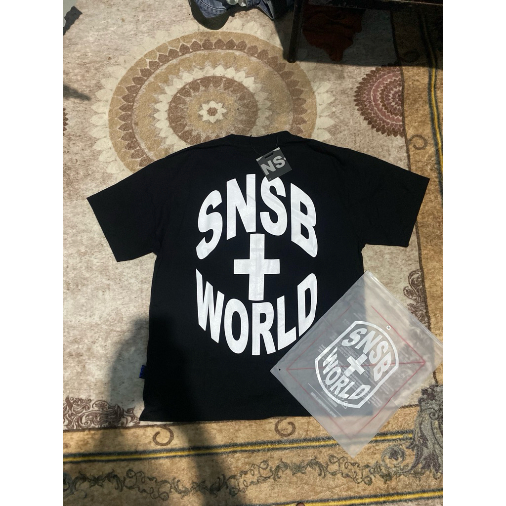 snsb world ( size medium, kelengkapan cuman stiker gada selebihnya lengkap, NOMINUS)