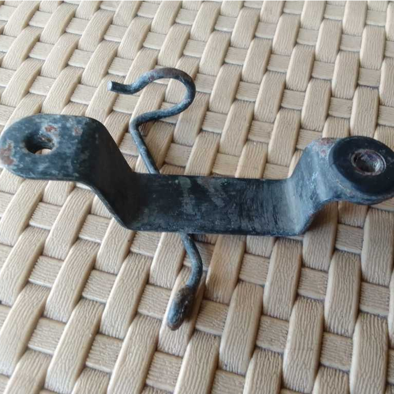 breket braket dudukan pangkon sayap kIRI Yamaha vega r new original