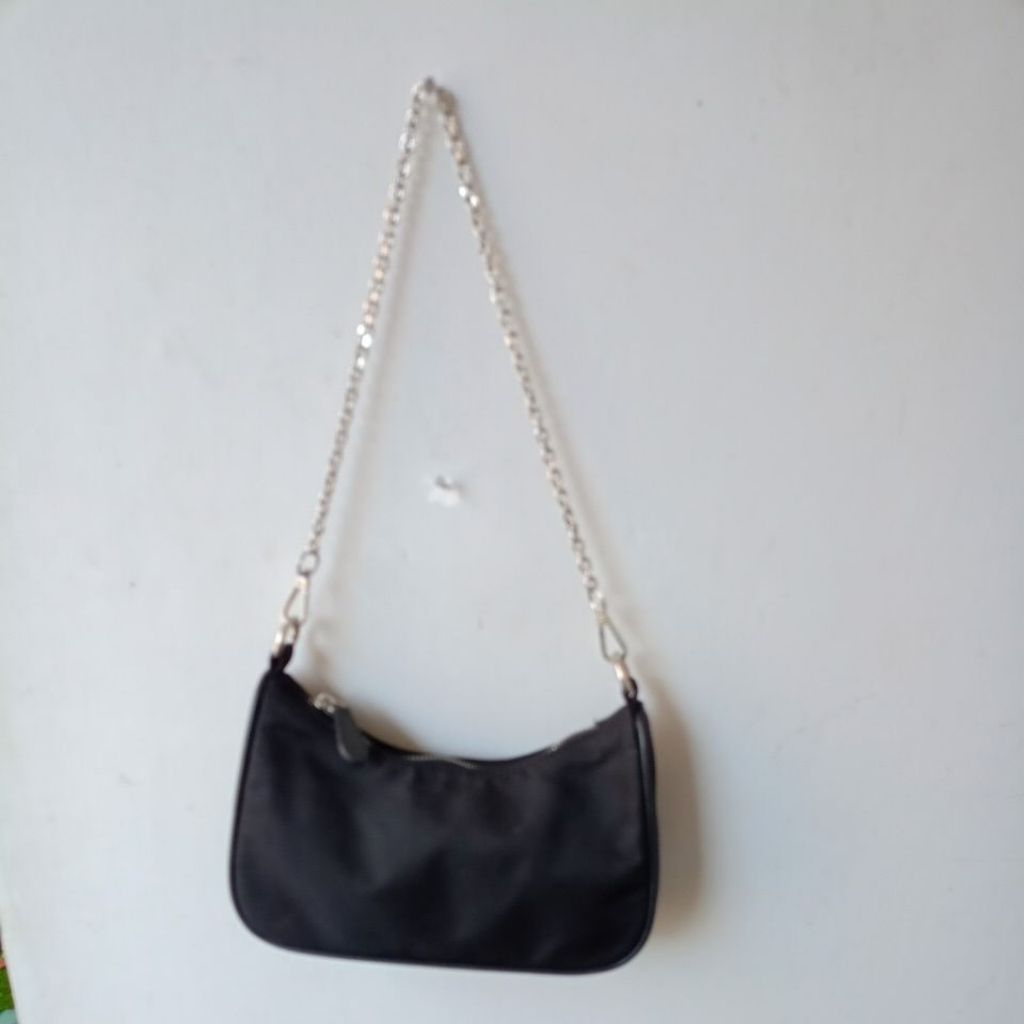 tas mini tali rantai ketek uni qlo warna hitam polos bahan nilon