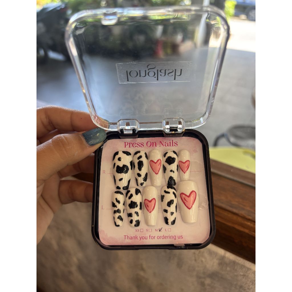 Press on nail cute motif sapi | Kuku palsu murah motif sapi lucu | fake nails motif sapi free tools 