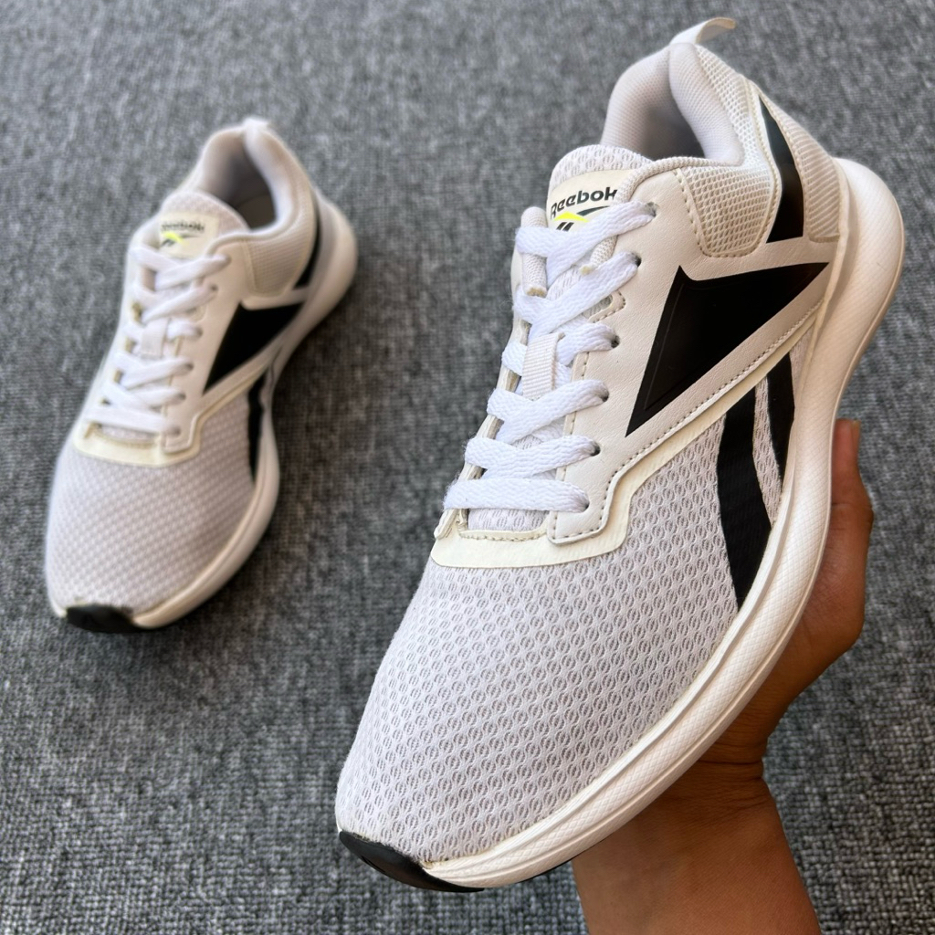 Sepatu REEBOK Energylux 2.0 Size 40 Panjang Insole 25.5 cm