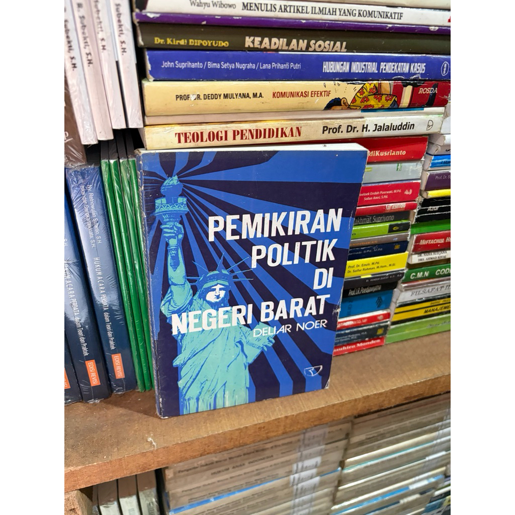 Pemikiran politik di negeri barat by Deliar