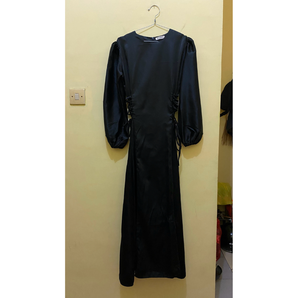 [PRELOVED] Daphne Dress / Satin Dress / Gamis Satin