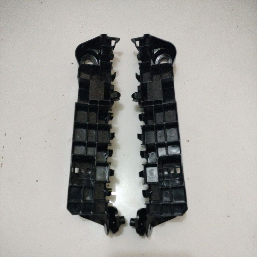 breket bemper dudukan bemper Ertiga 2018 keatas original
