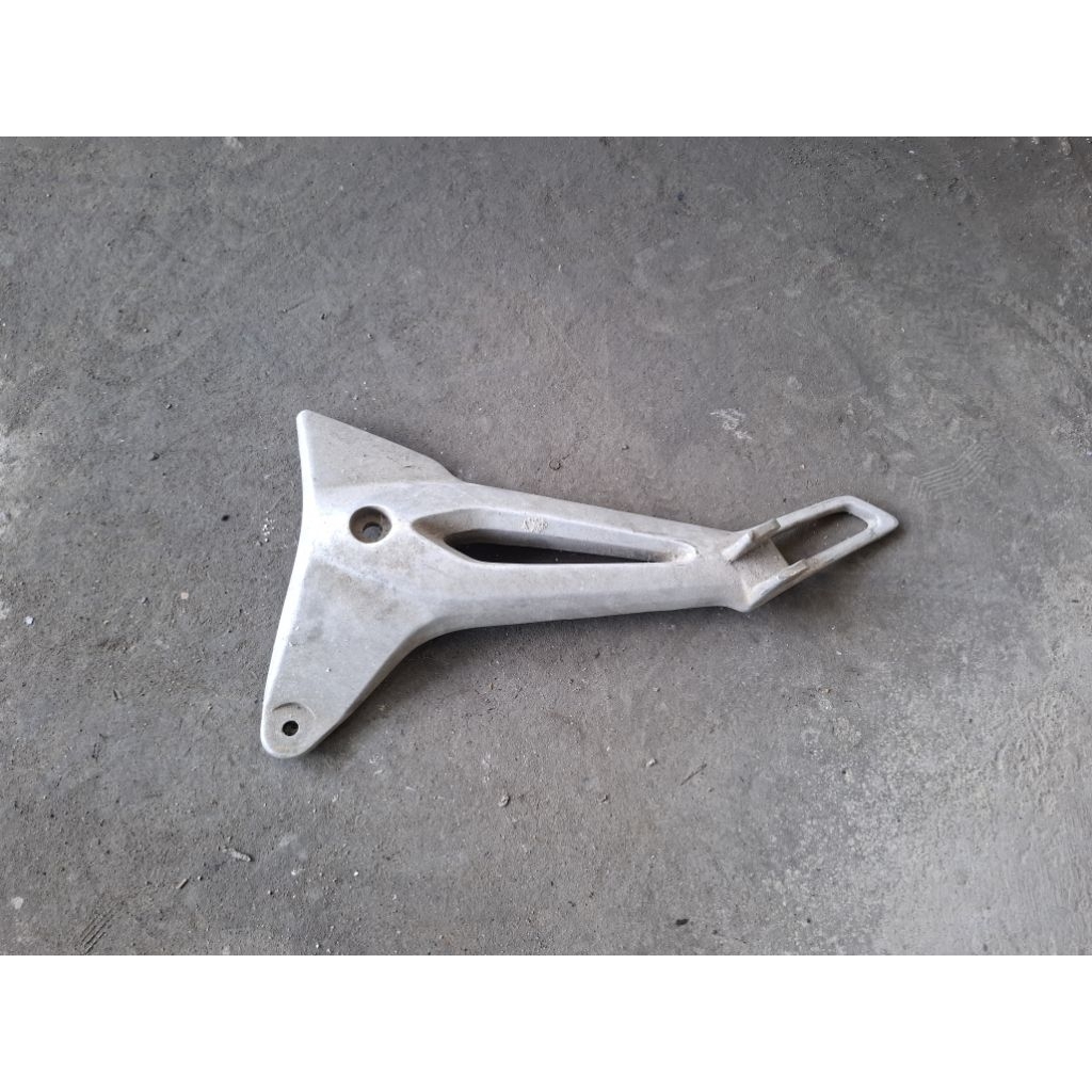 pijakan kaki barstep footstep postep belakang kiri honda supra fit new original