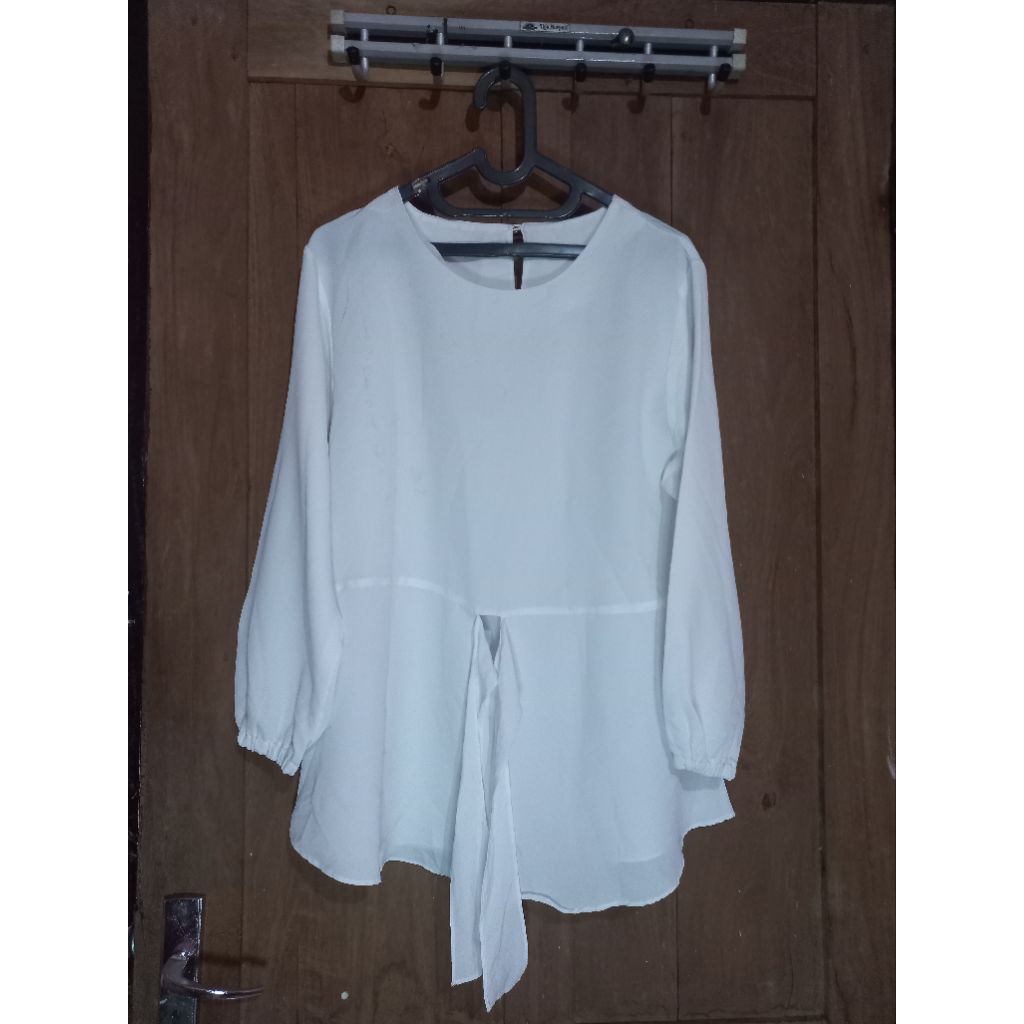 (Baca Deskripsi) baju wanita putih bekas preloved | atasan wanita putih bekas | atasan wanita prelov
