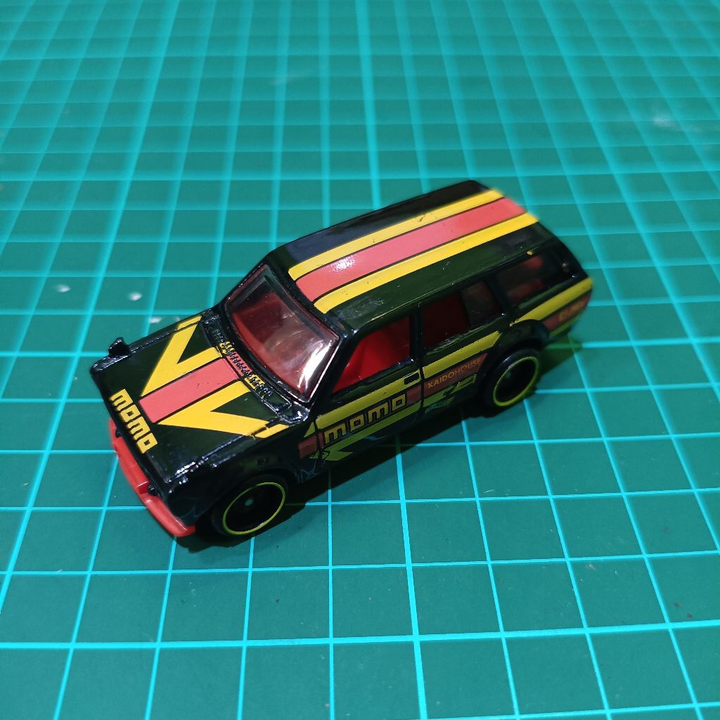 Hotwheels Datsun Wagon loose