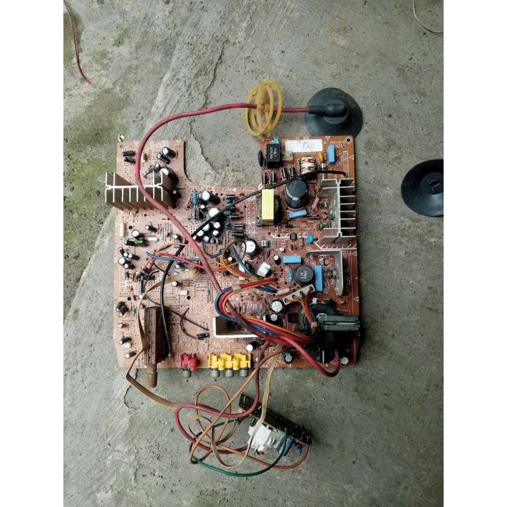 mesin tv Polytron slim 21inc model u hidup normal
