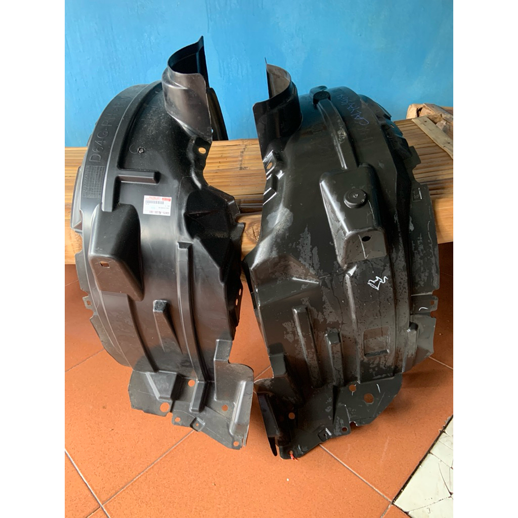 LINER FENDER/SPAKBOR DEPAN CALYA SIGRA