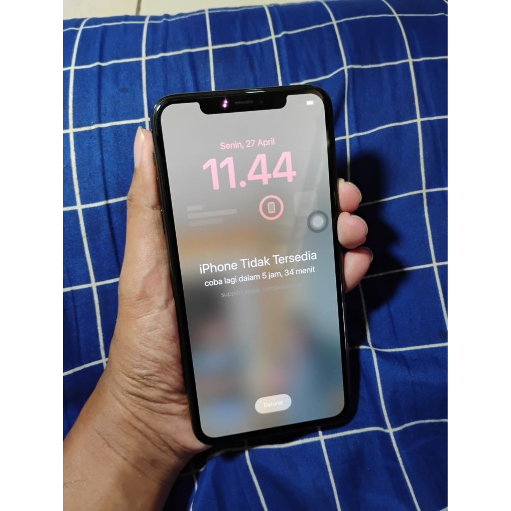 iPhone 11 pro max lock icloud