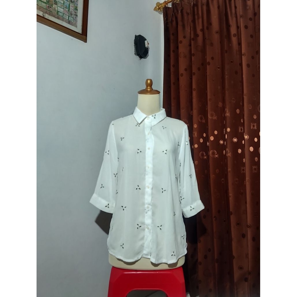 kemeja / blouse wanita kain sifon bordir bunga like new