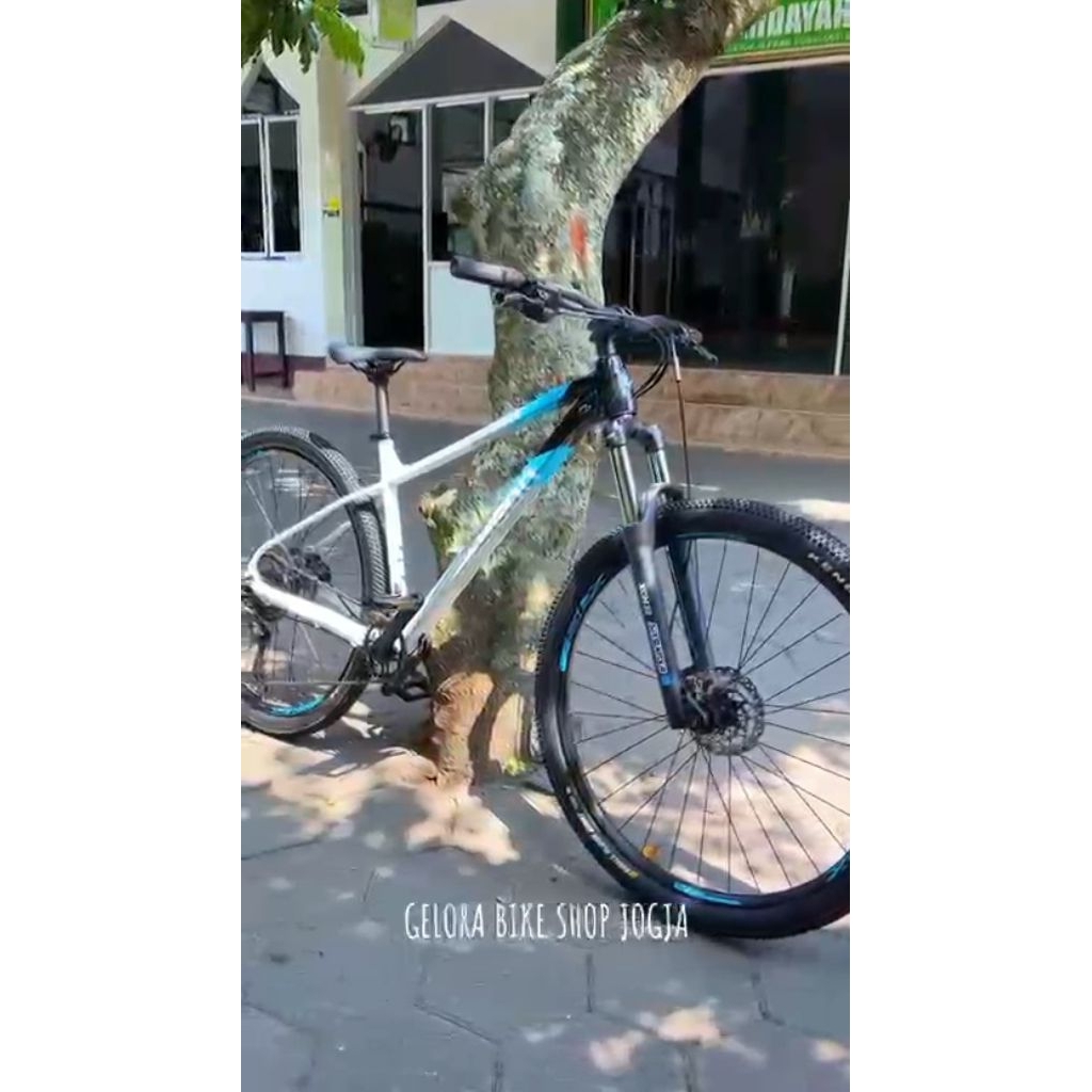 Polygon Xtrada 5 size L 29R (Sepeda bekas)