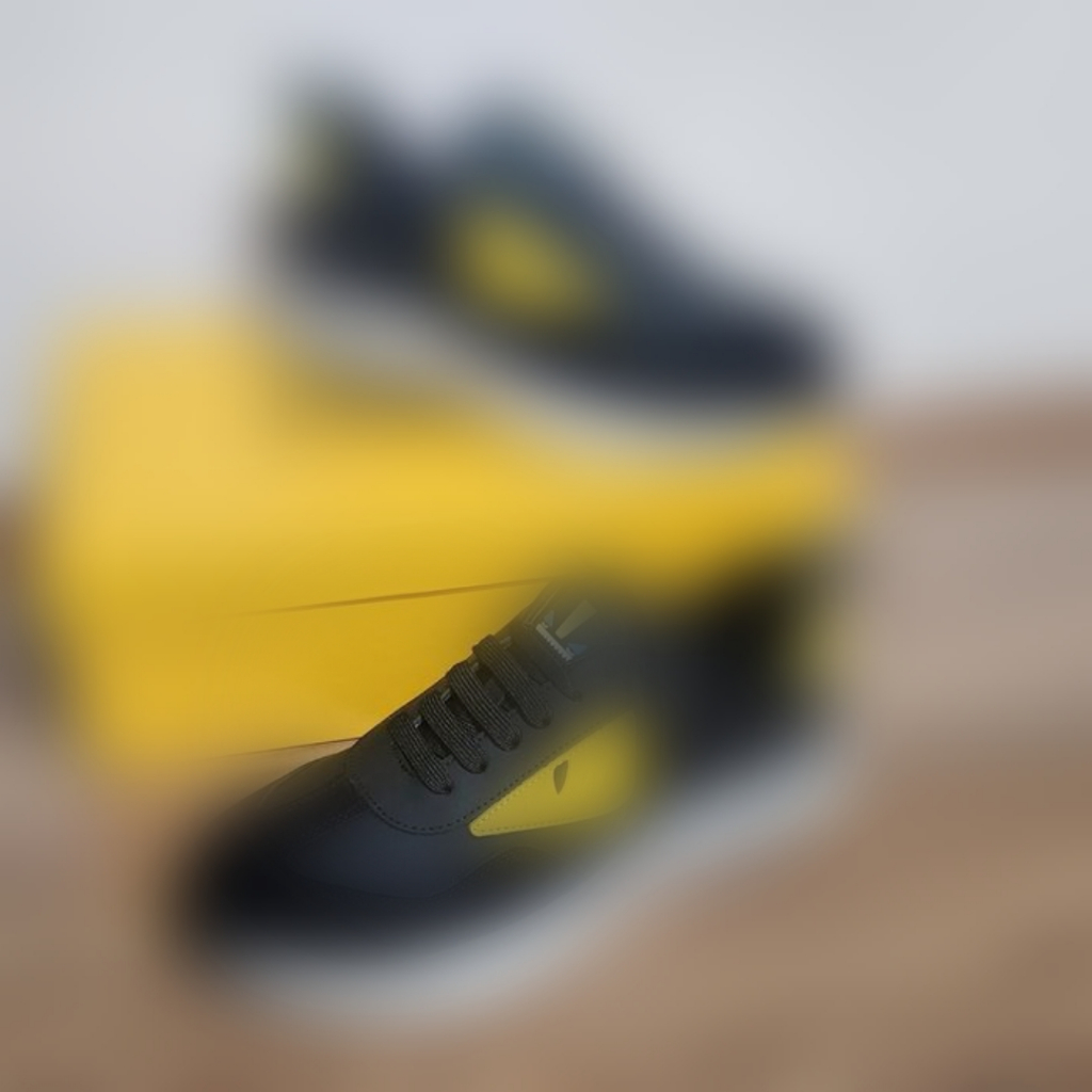 Sepatu Sneaker Pria Hitam Kulit