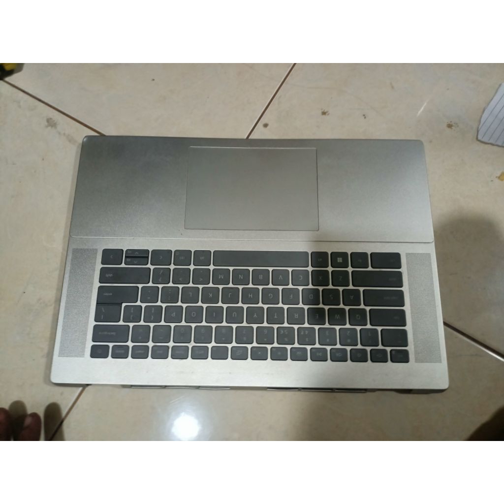 laptop buntung dell Inspiron 5620 core i5 gen 12 ram 16gb SSD 256gb