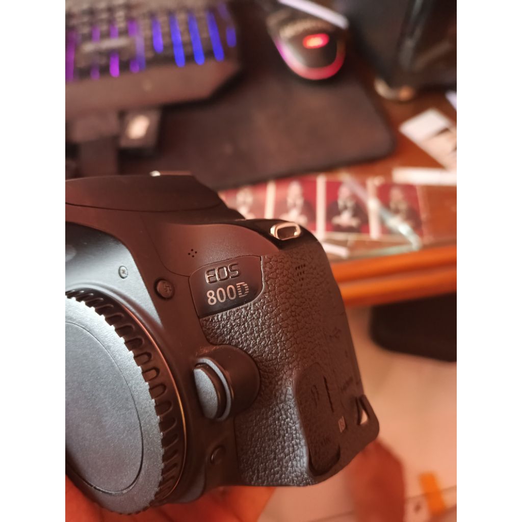 kamera Canon 800D body only