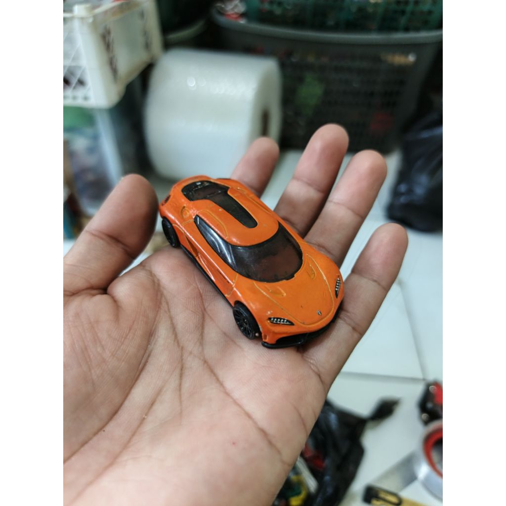 diecast hotwheels koenigsegg gemera