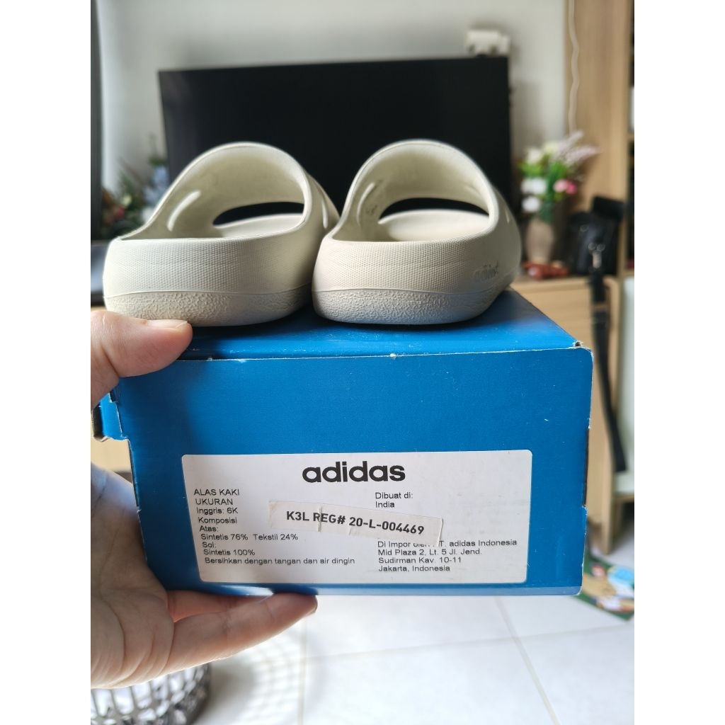 SANDAL ADIDAS ORIGINAL (PRELOVED)