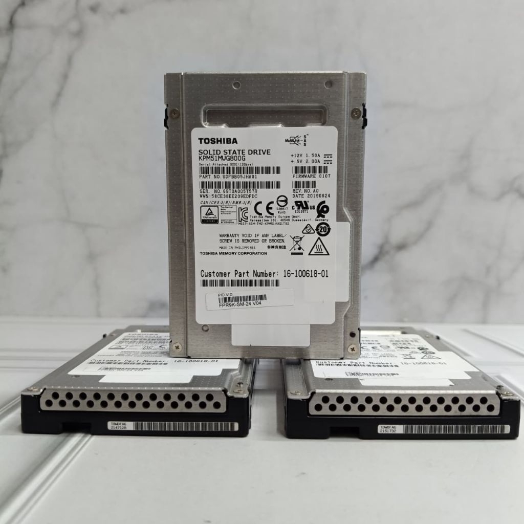 Ssd sas ( Solid State Drive ) thosiba tipe KPM51MU800G 2.5 inch Bergaransi