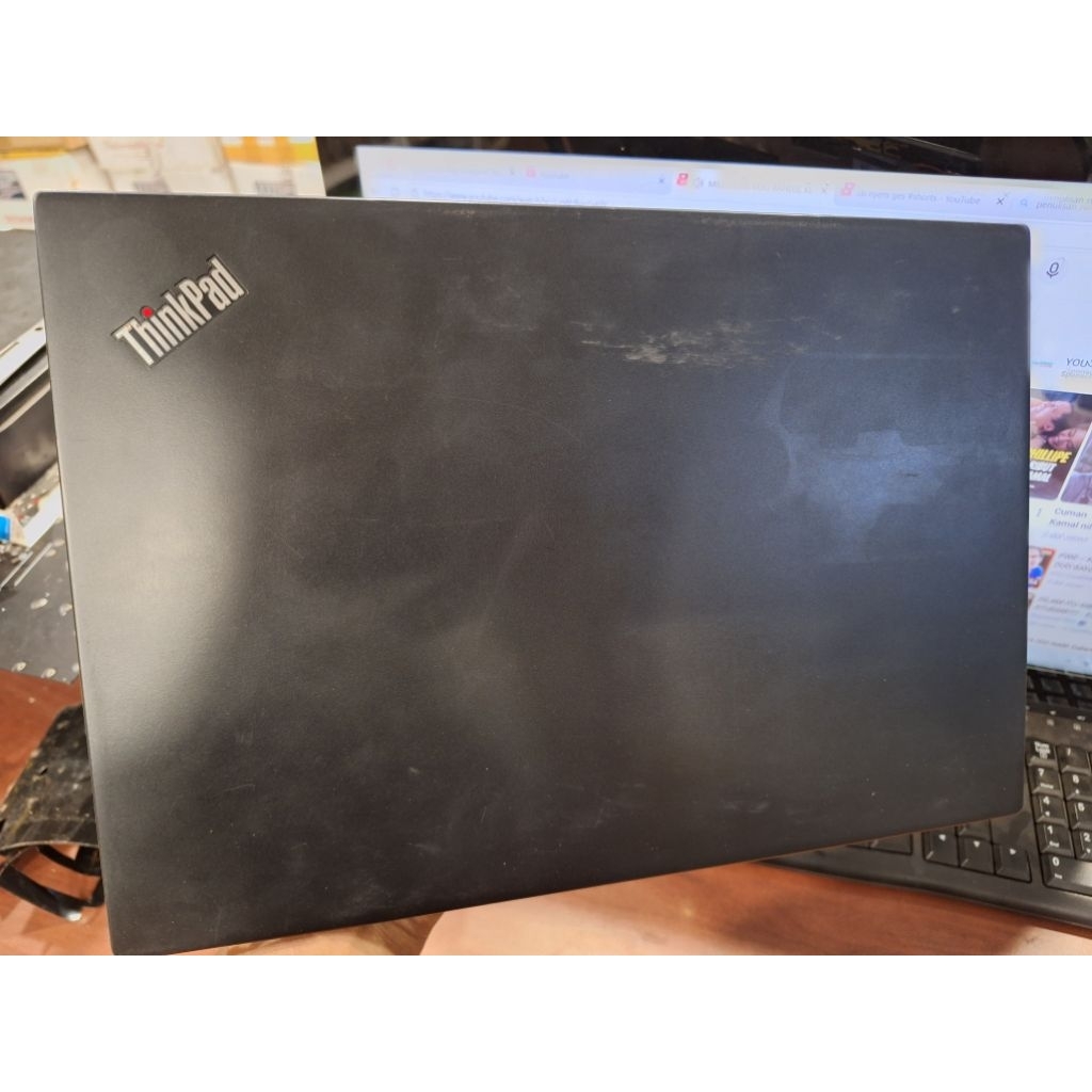 Cover belakang LCD laptop Lenovo ThinkPad T490s copotan