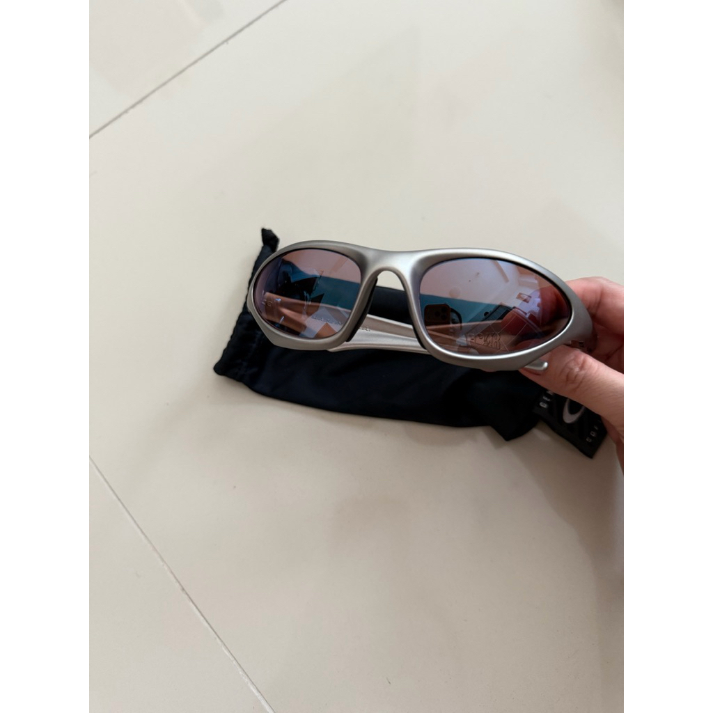 Kacamata Oakley