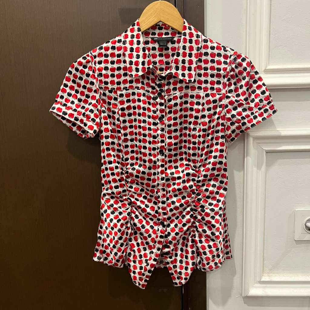 kemeja wanita bahan satin motif apples